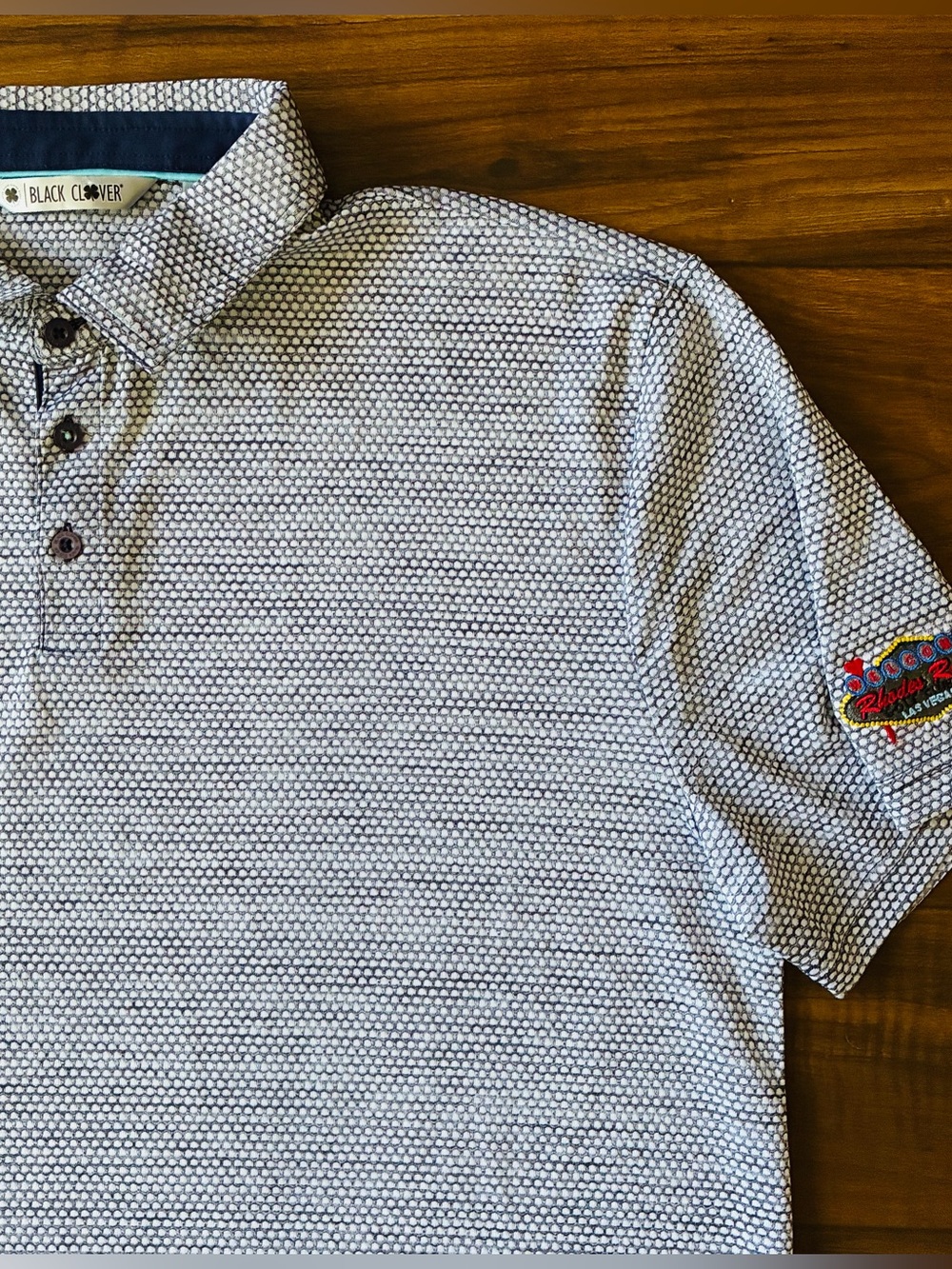 Black Clover “Live Lucky” Golf Polo Men’s Size XL Grey Geometric Pattern